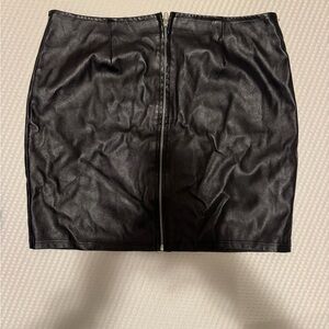 Windsor Faux Leather Black Mini Skirt with Front Zip - Size M